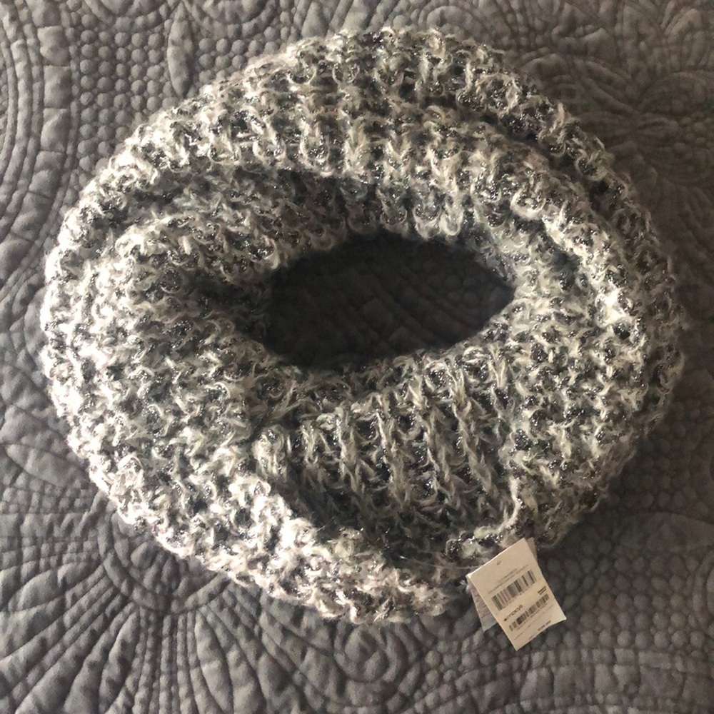 NWT Collection 18 Scarf